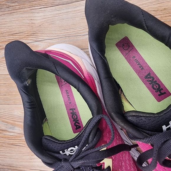 Hoka One One ARAHI 6 Women's Pink /Black Sneakers Size 8B - Picture 6 of 13